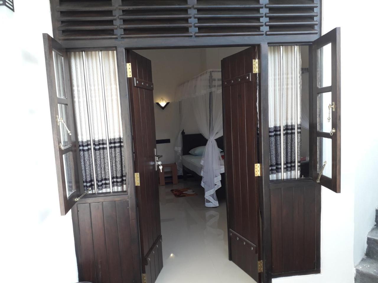 Bisandu Guesthouse ミリッサ エクステリア 写真